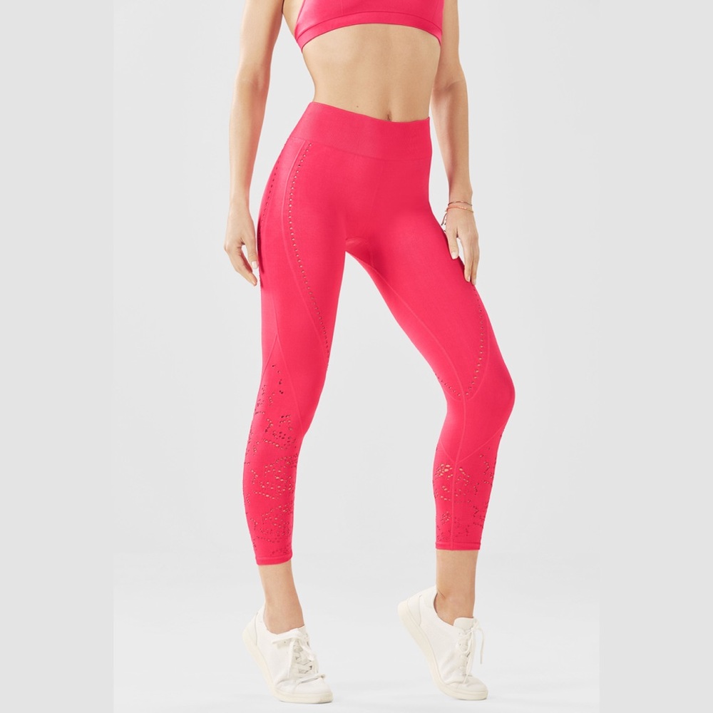 Fabletics - Seamless High Waisted Capris